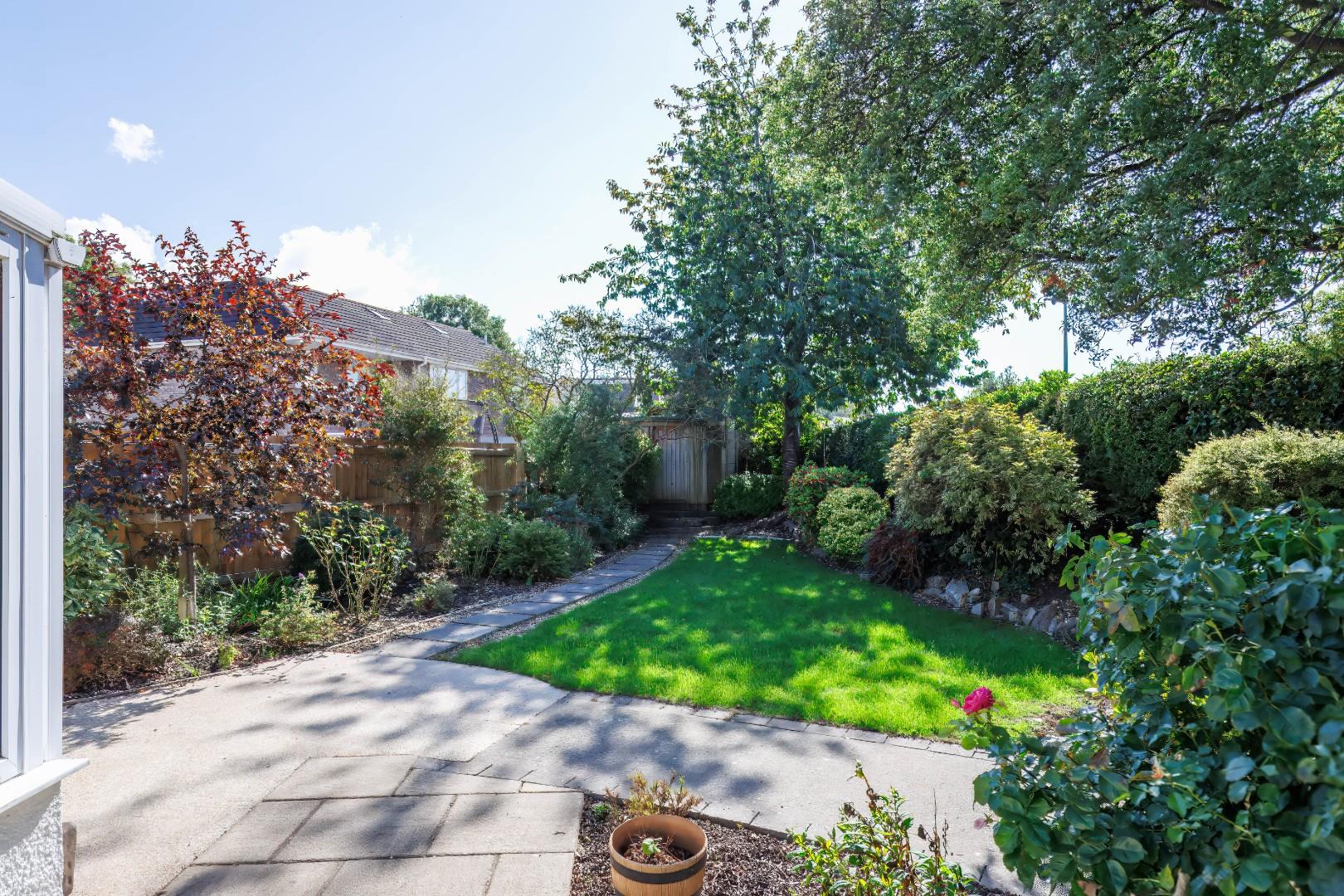 17 Charteris Close, Penarth, CF64 5RT